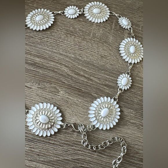 Bohemian white belt A413 - Picture 3 of 3